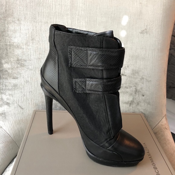 BCBGMAXAZRIA Women’s MA-Night Leather Bootie - Picture 5 of 6